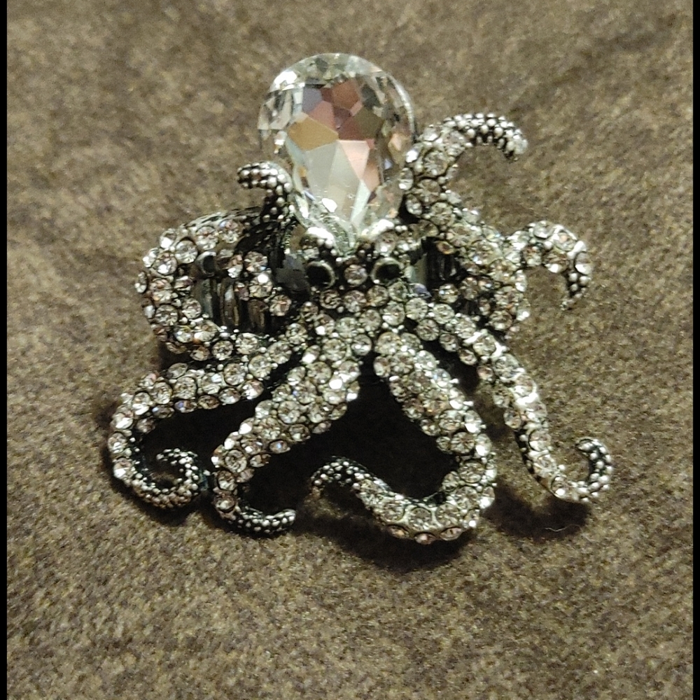 "Ursula" Jewelry 🐙 - Picture 6 of 8